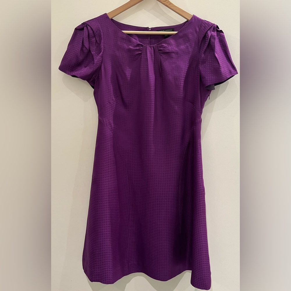 Banana Republic 100% Silk Purple A-line Falls Just Above the Knees Size 10